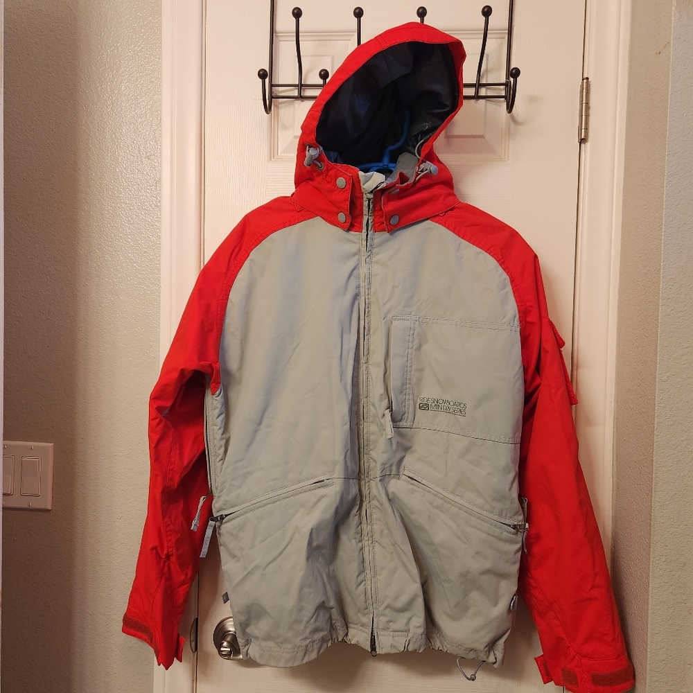 Ride snowboard jacket mtn dry series size M?